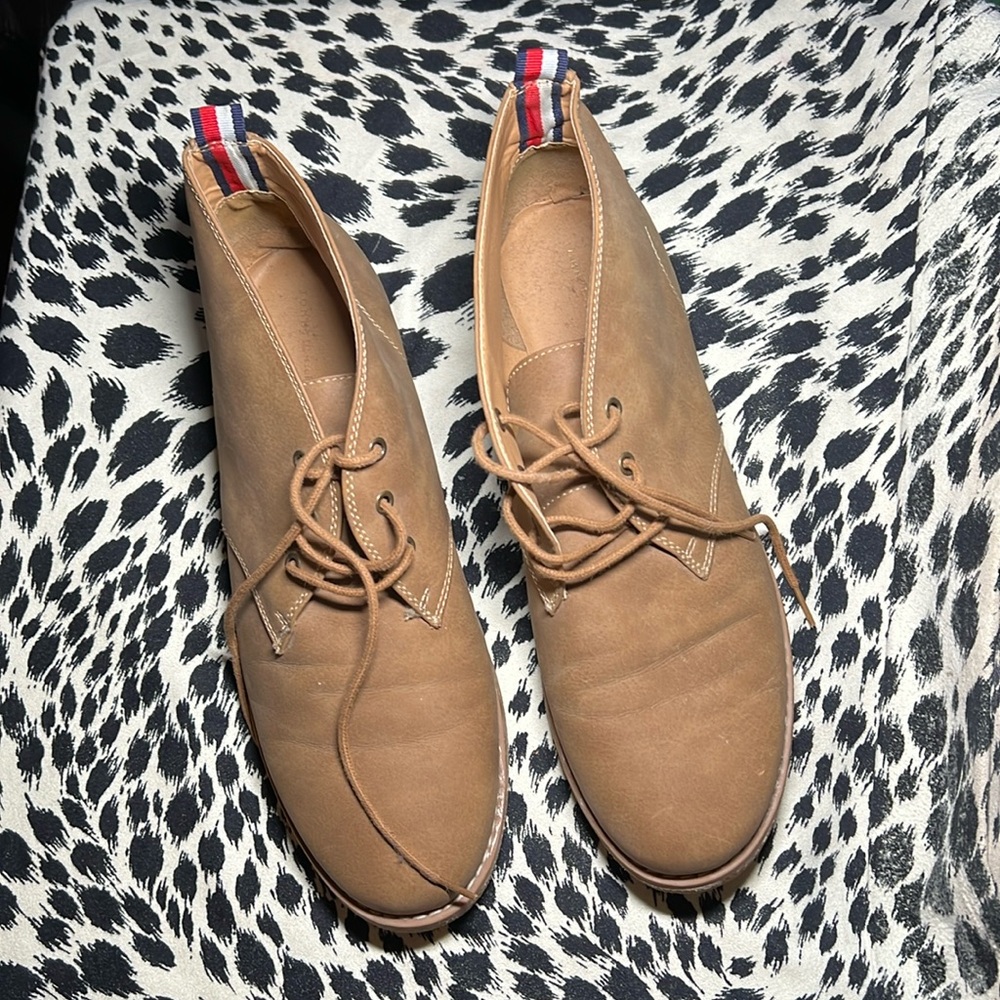 Tommy Hilfiger Tan Chukka Boots